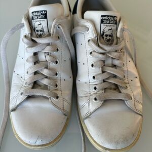 Women’s Adidas Stan Smith sneakers shoes size 8 navy heel